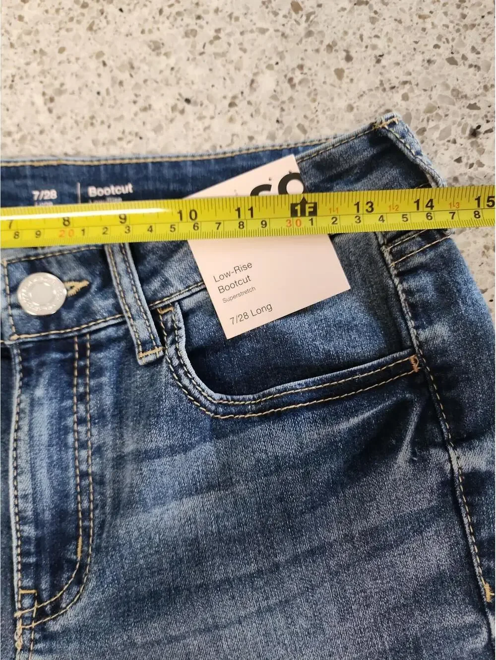 Jeans - Picture 8 of 9